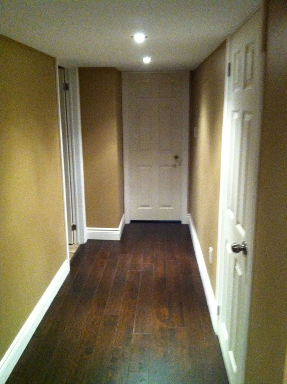 Smooth-finish drywall