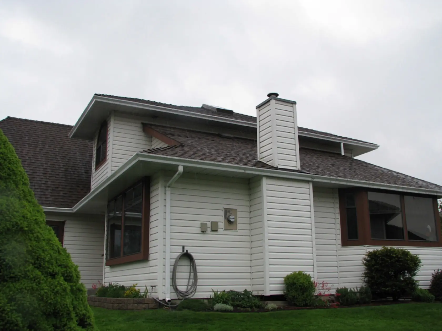 Eavestrough install