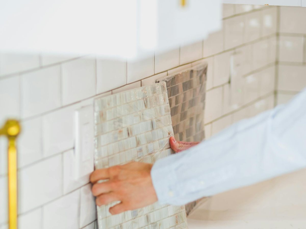 Kitchen backsplash tile — BuildMan Floors & Tile Repair Toronto